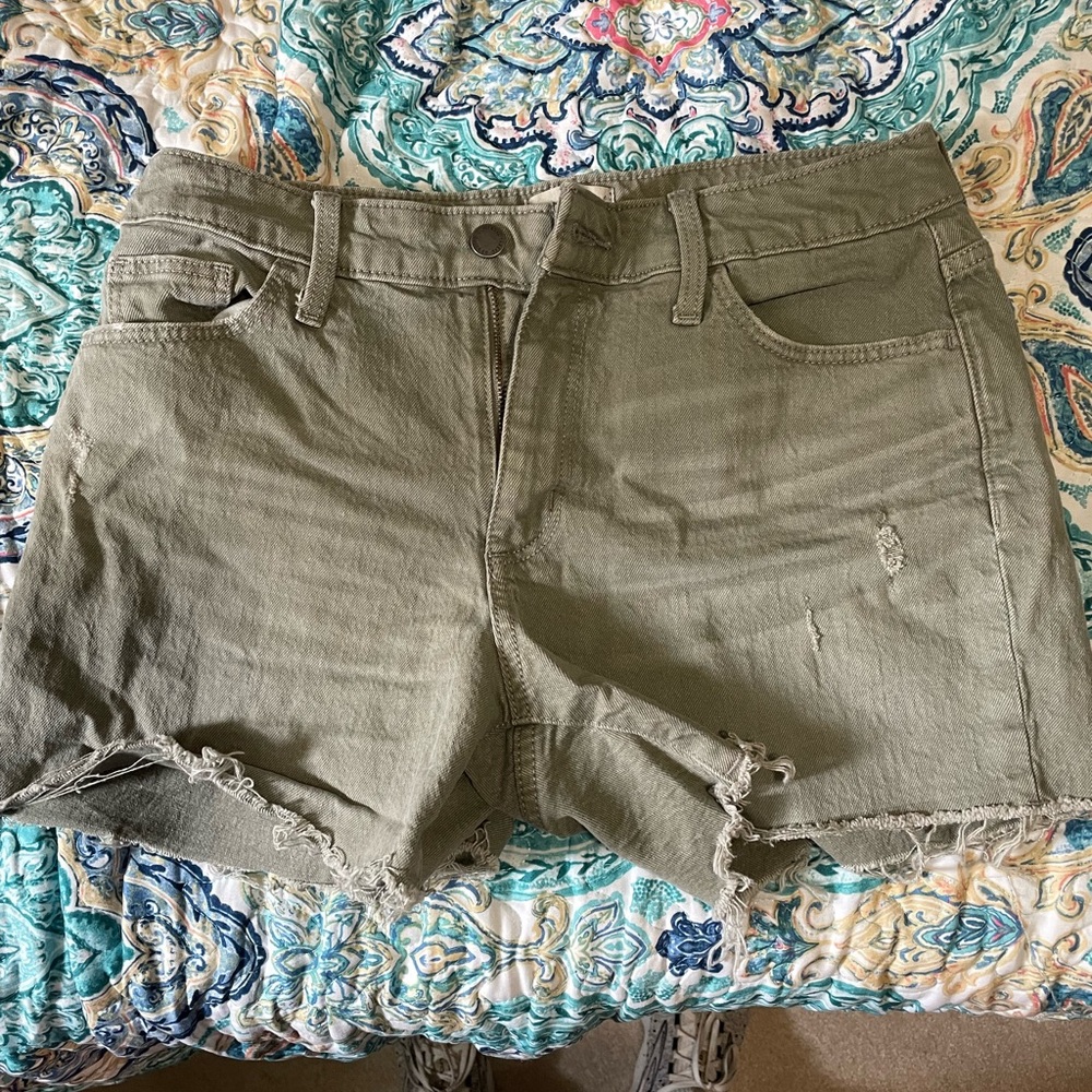 Universal Thread shorts
